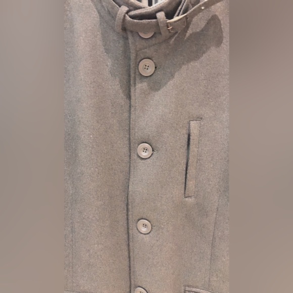 Get an absolutely stunning look in this New Allen Solly, Soft Jacket for Winters - Picture 10 of 15